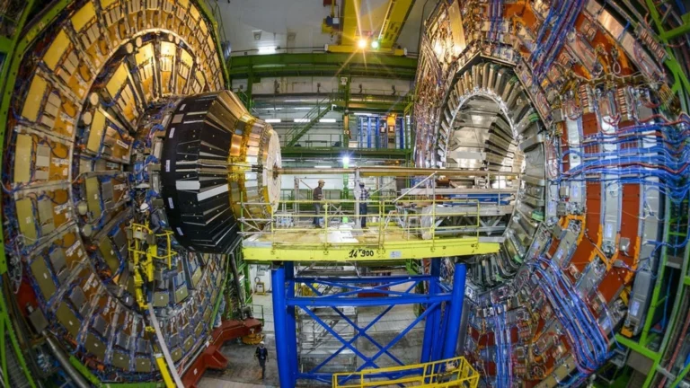 Cern pici sto na sat sotona radi svoje